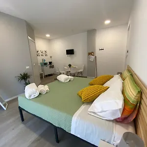 onlyroomsrho.it-lombardy.com/